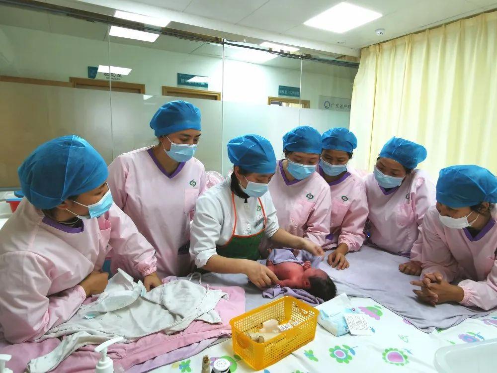 定南县妇婴监护型护送